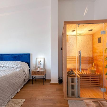 Luxus P4T Family 3 Bedroom With Pool, Tennis Court And Sauna Бриндизи Экстерьер фото