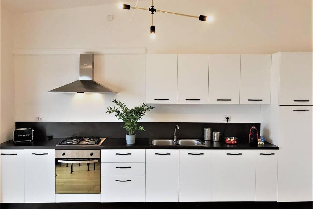 Luxus P4T Family 3 Bedroom With Pool, Tennis Court And Sauna Бриндизи Экстерьер фото